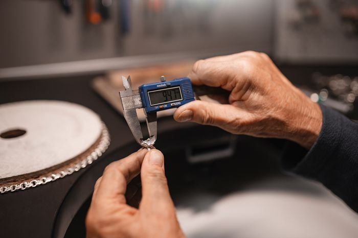 Dimensional inspection of cast components